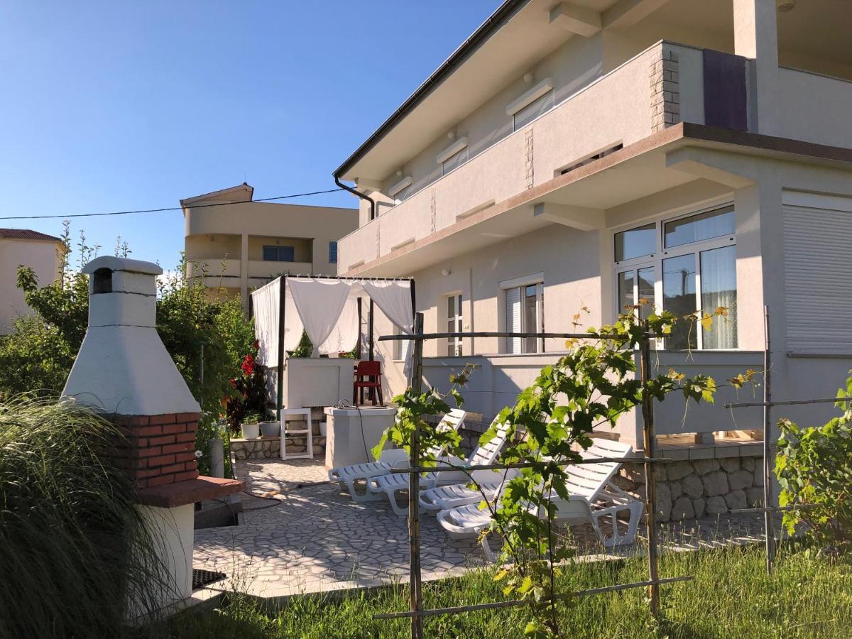 קמפור Apartments Mikelic מראה חיצוני תמונה