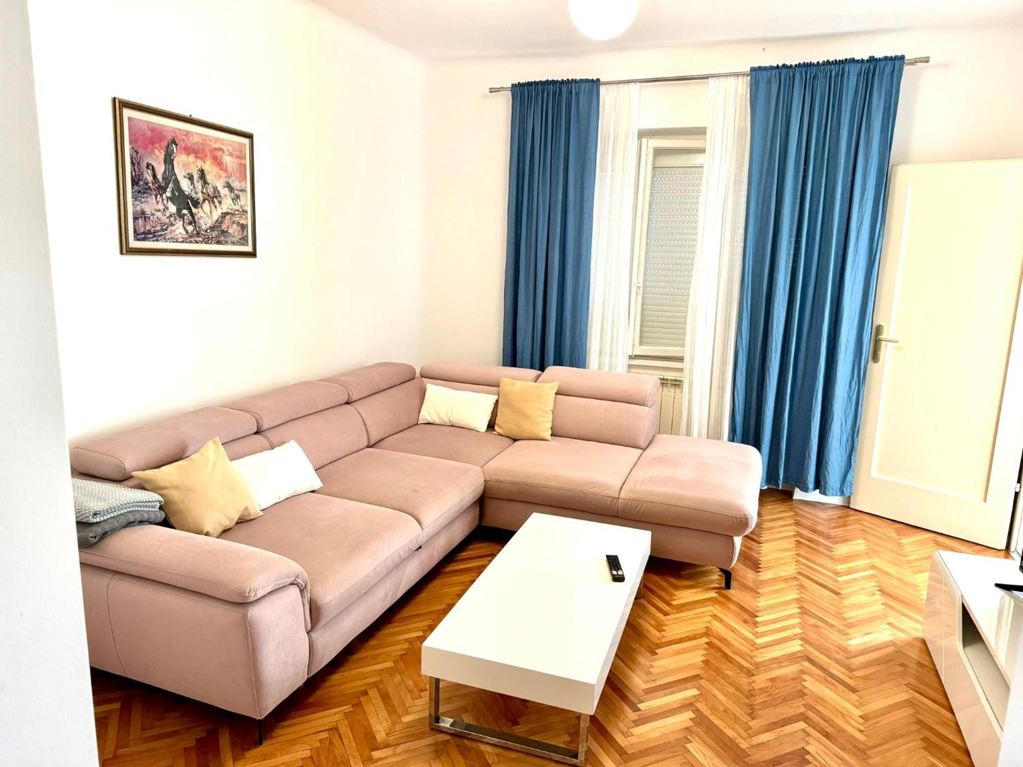 קמפור Apartments Mikelic מראה חיצוני תמונה